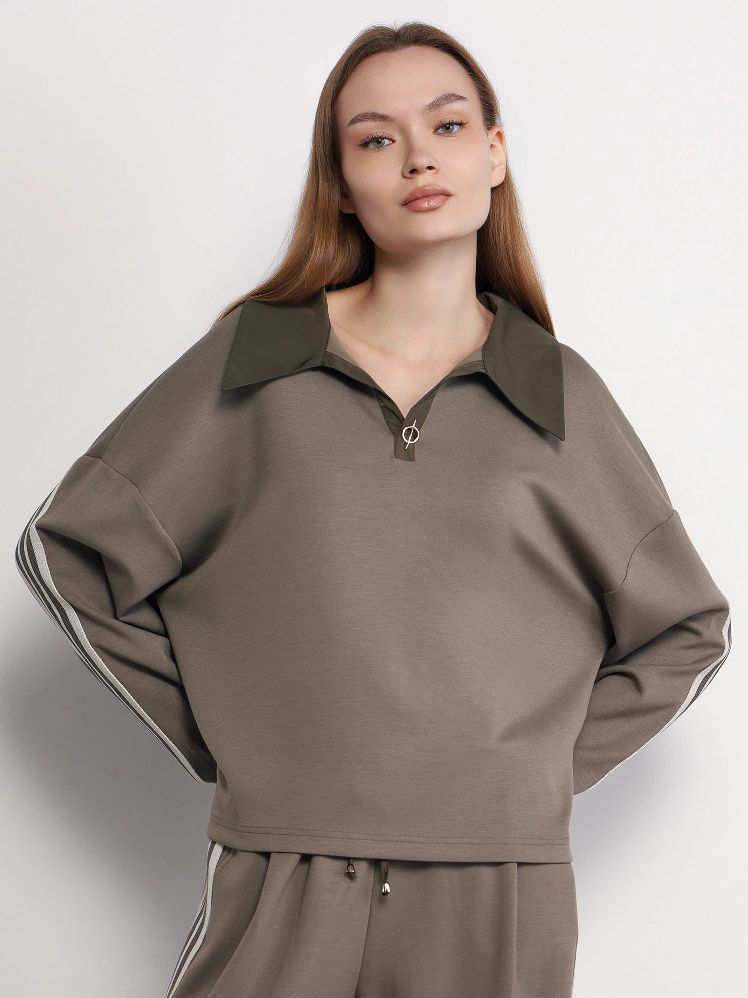 Джемпер свободного кроя с лампасами